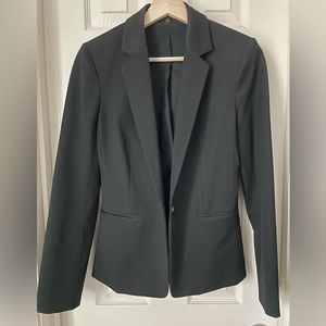 Express Women’s tailored fit black blazer size 4